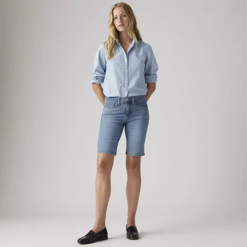 LEVI'S CLASSIC BERMUDA SHORTS WOMENS 32‎